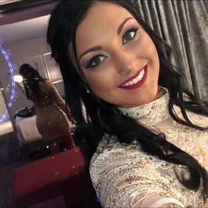 Meet your Posher, Hannah